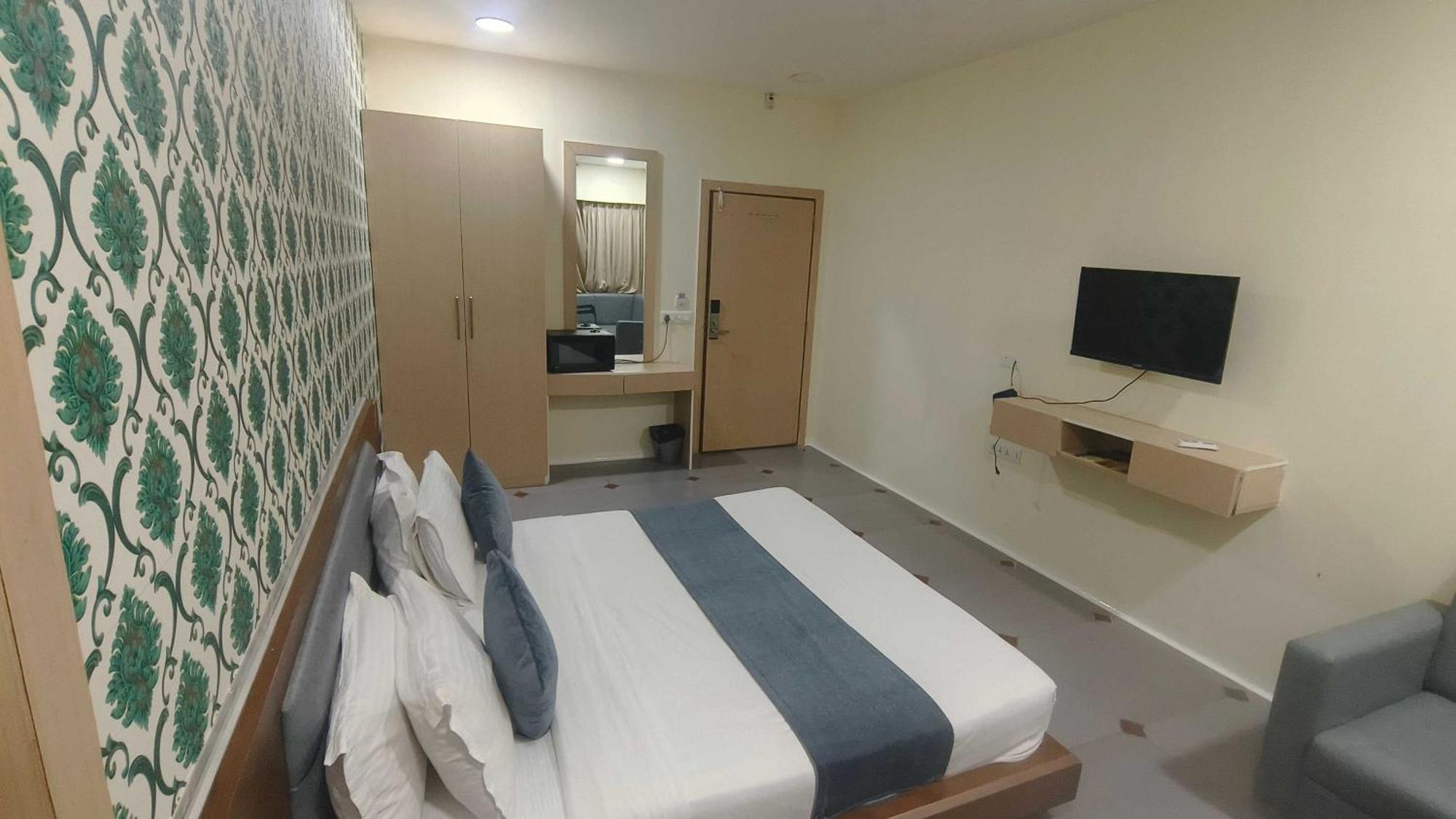 Hotel O Shiv Residency Gorwa ภายนอก รูปภาพ